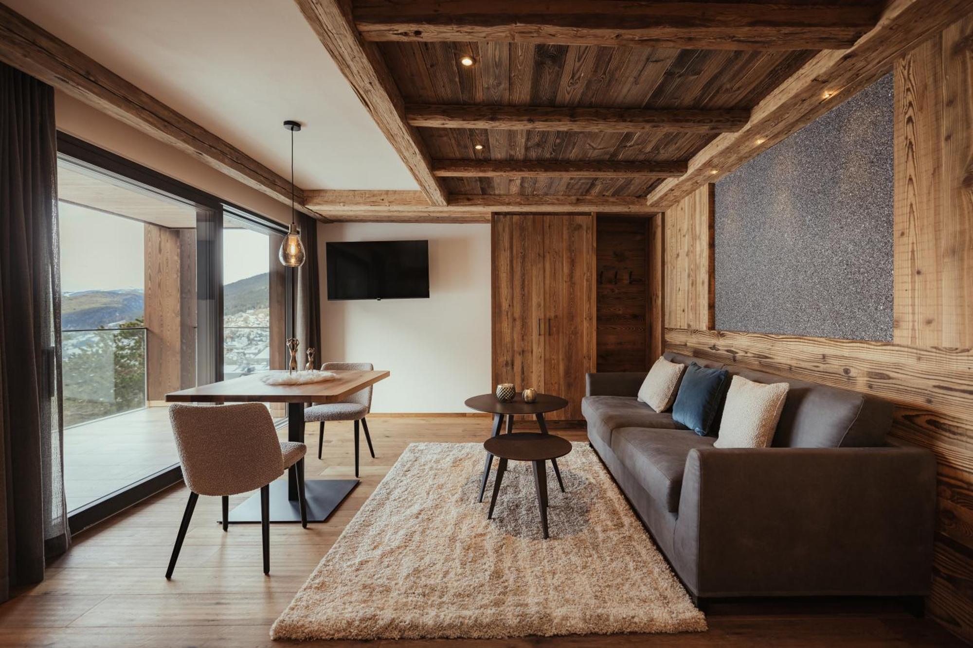 Luxury Chalet P Ortisei Exterior photo